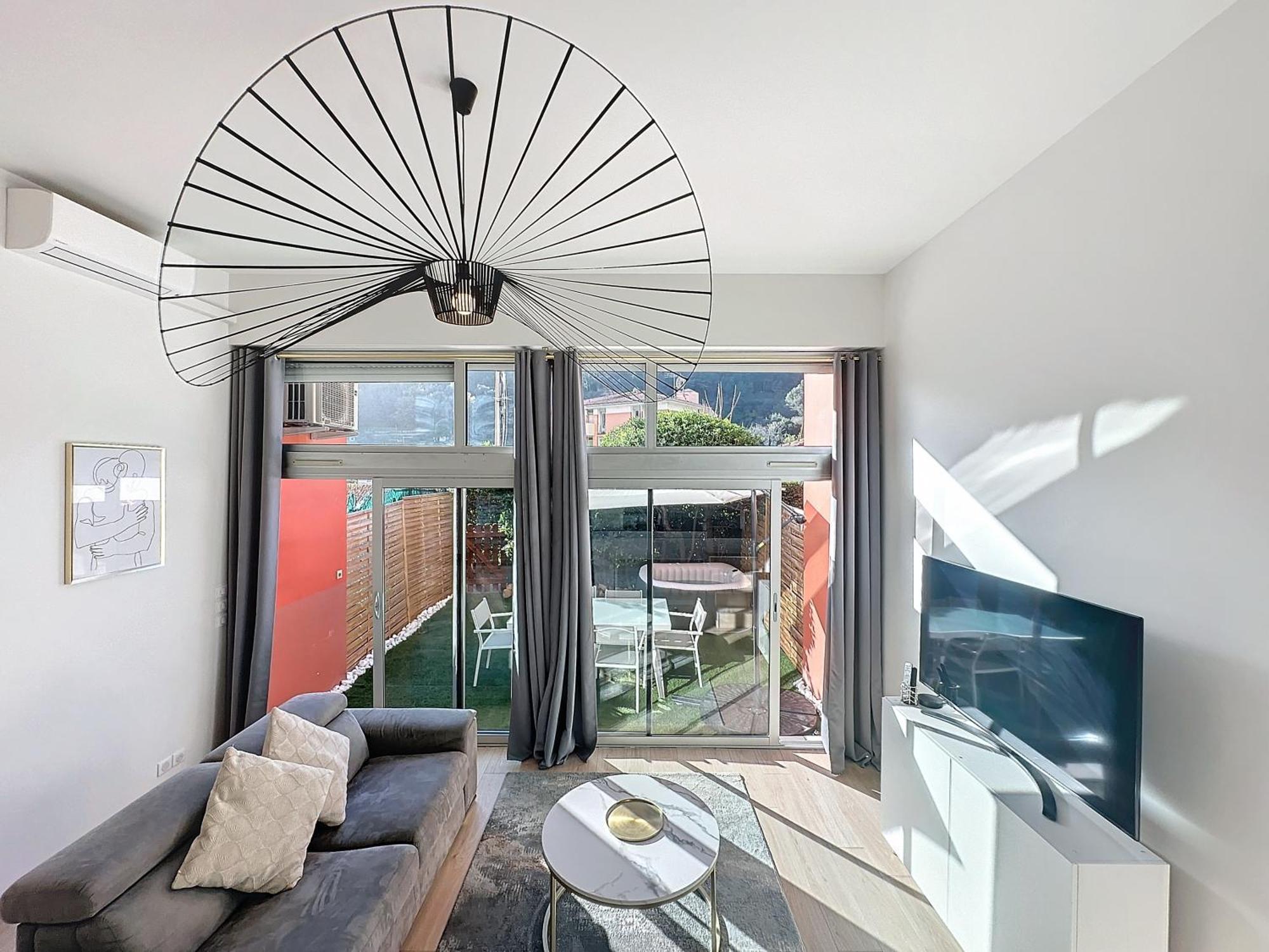 2 Pieces - Parking - Jacuzzi - Food & Drink - Love Menton Eksteriør bilde